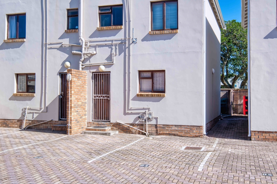 1 Bedroom Property for Sale in Charlo Eastern Cape